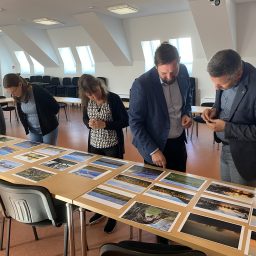 Die Jury bei der Auswahl der schönsten Fotos