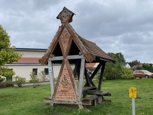 Zwischen den Seen - Frau Harke Wegemarke Klietz